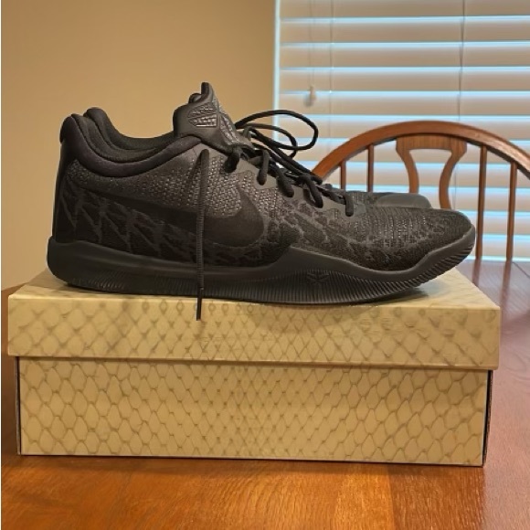 Black mamba rage shoes